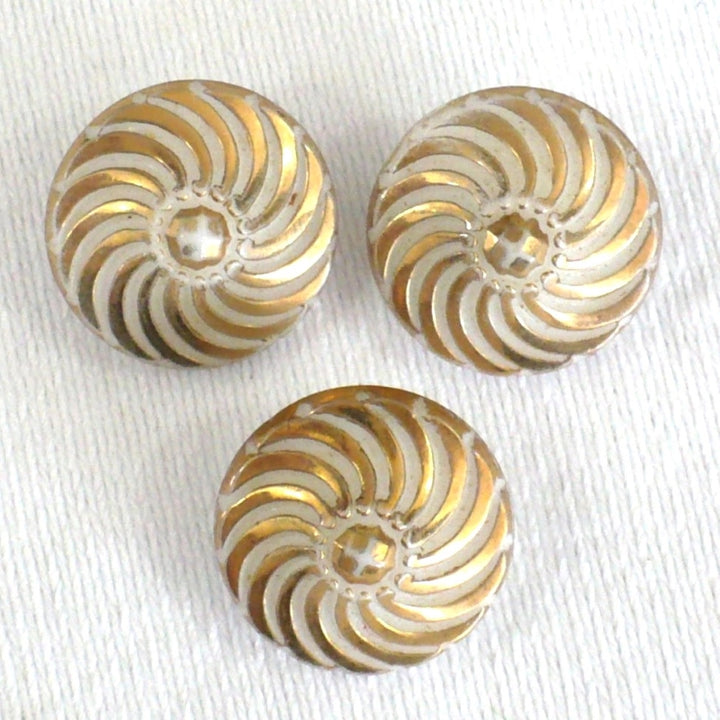 29L White & Gold Pinwheel Glass Buttons