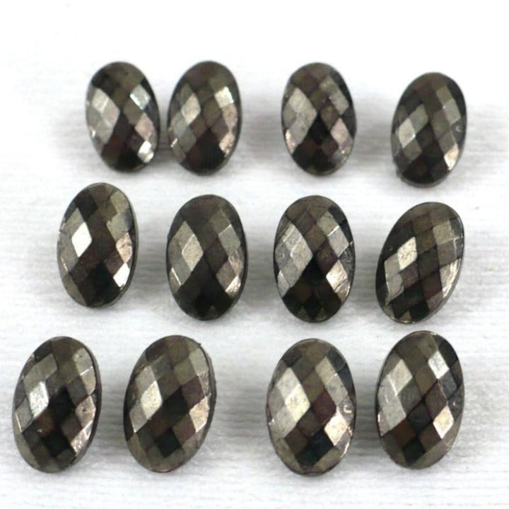 16L Hematite Glass Oval Buttons