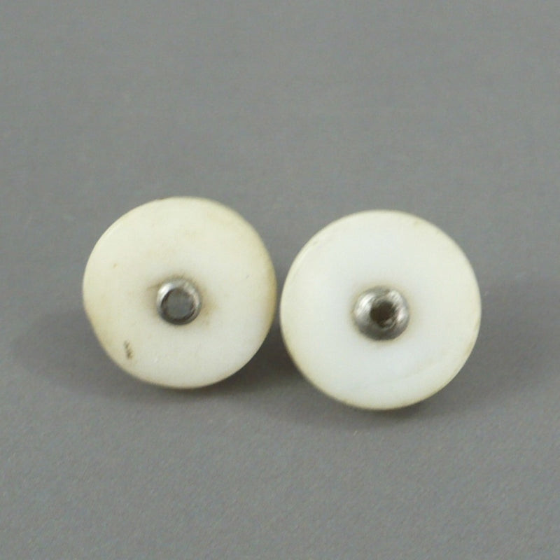 16L White Bone Pin Shank Buttons