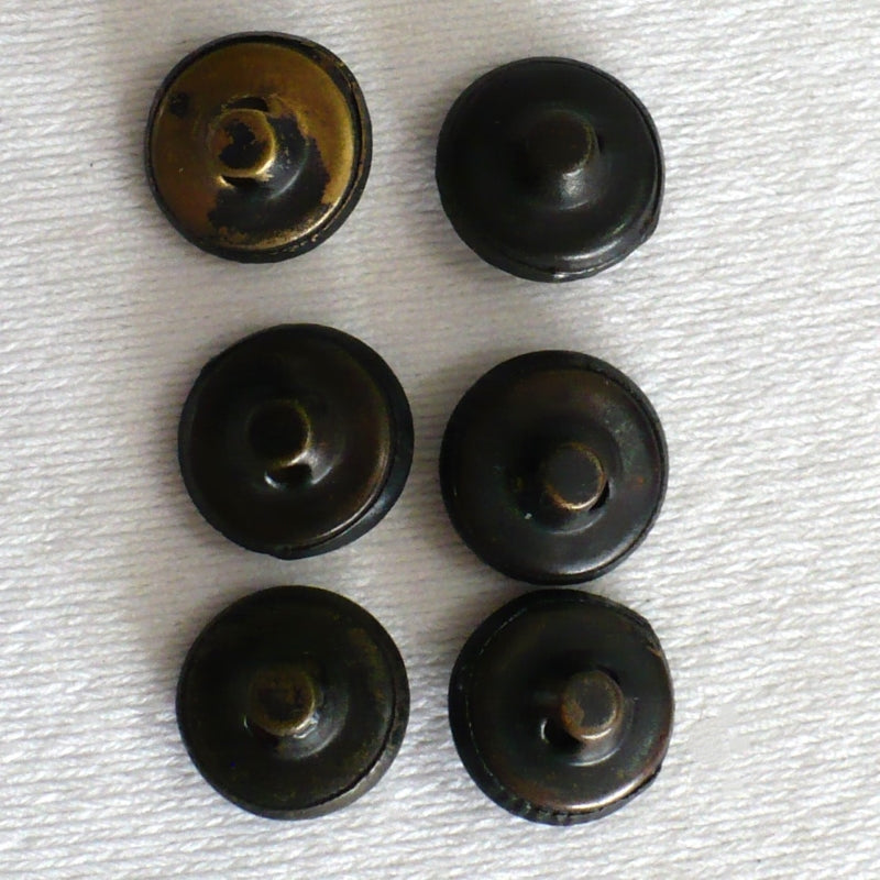 22L Narcissus Flower Metal Shank Buttons