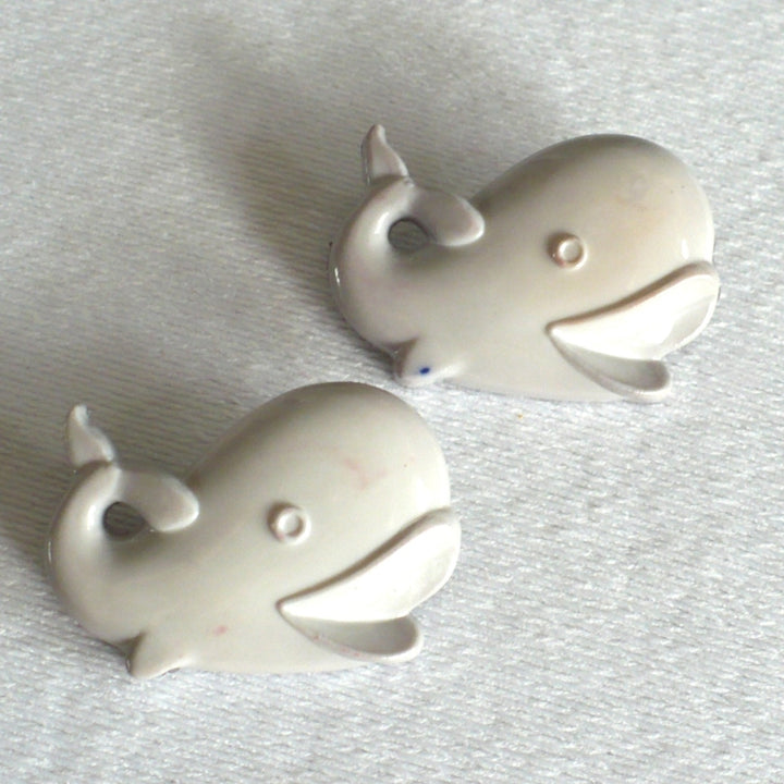 52L Beluga Whale Buttons