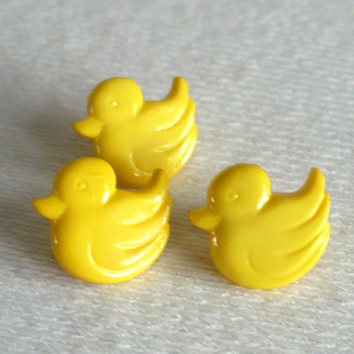 21L Yellow Duck Shank Buttons