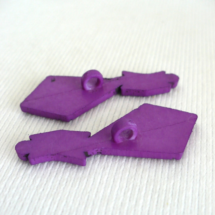 64L Purple Kites Buttons