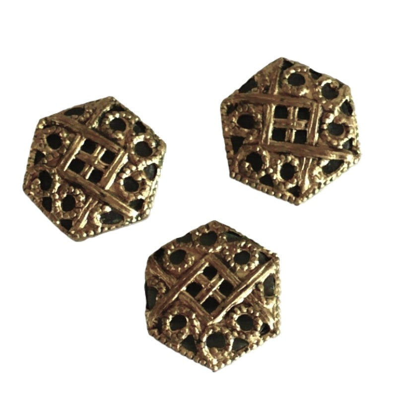 15L Pierced Brass Filigree Metal Dimi Buttons