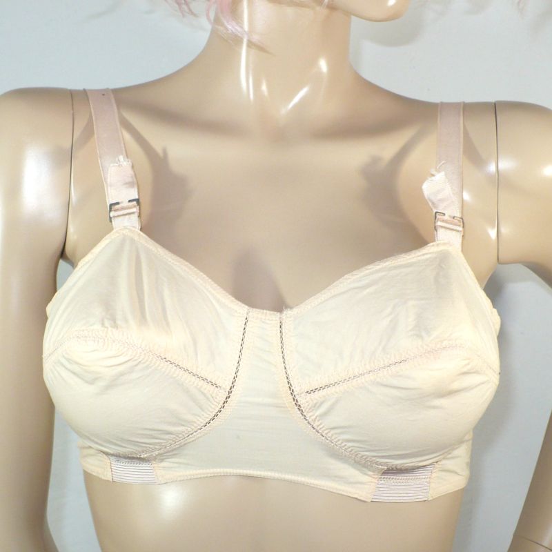 1950s Vintage Purely Peach Bra by Lily of France.