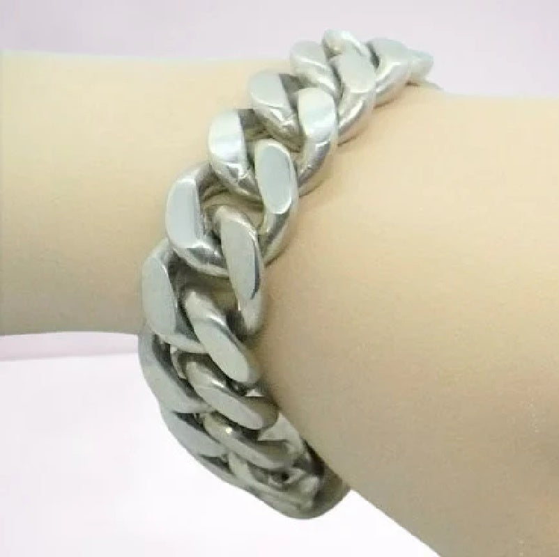 Bracelet.