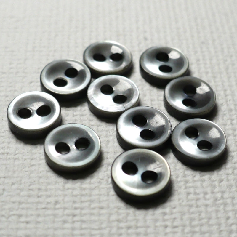 9L Two Hole Grey Ocean Oyster Shell Diminutive Buttons