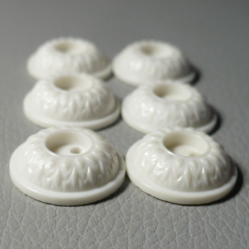 23L White Celluloid Two Hole Buttons