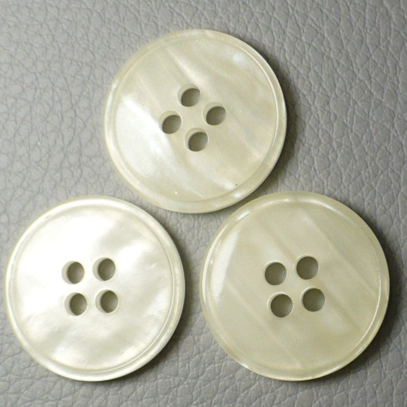 30L Pearly White Layered Buttons