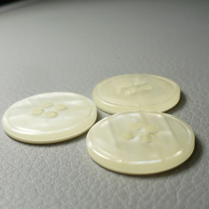 30L Pearly White Layered Buttons