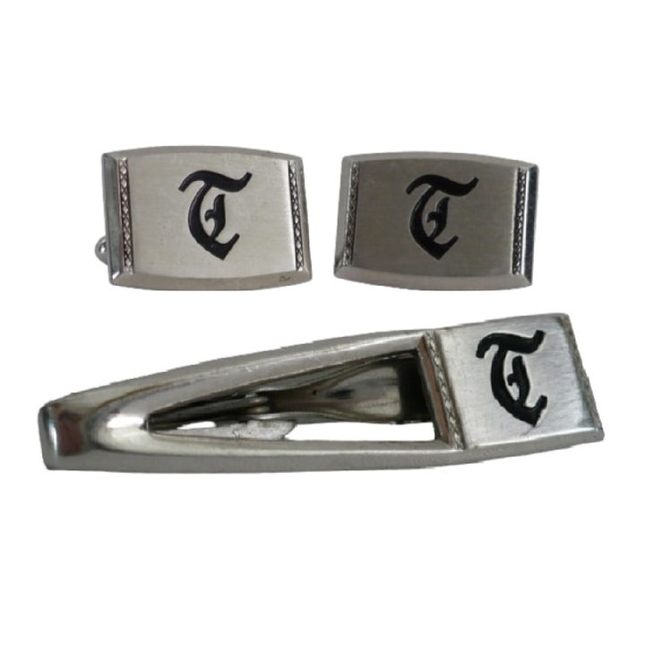 Cufflinks tie clip set.