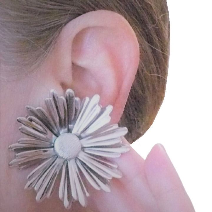 1969 Big Daisy Earrings