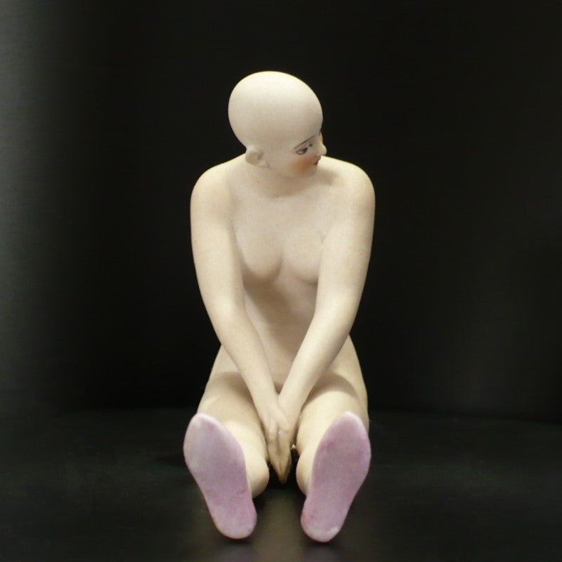 Figurine.