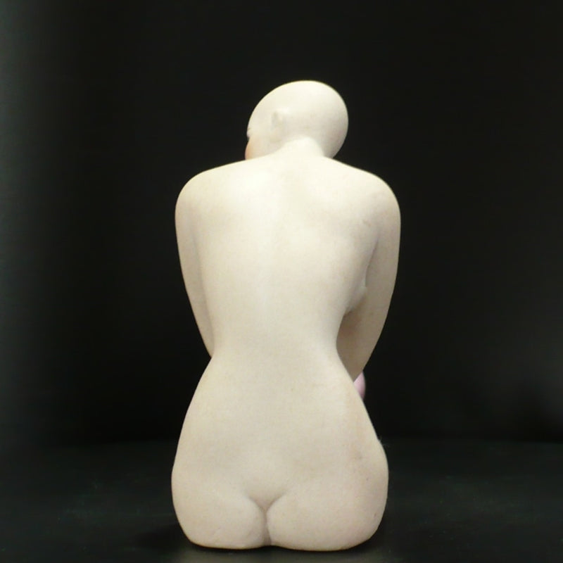 Figurine.