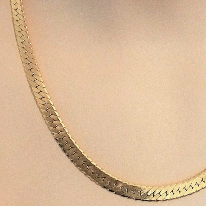 1980s Herringbone Gold Tone Necklace