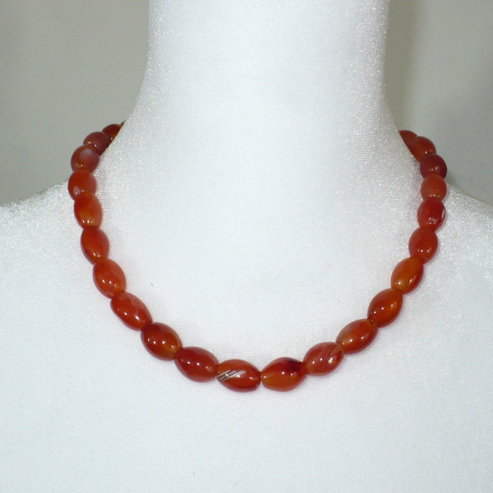 1980s Vintage Gemstone Carnelian Classic Beaded Choker Necklace.