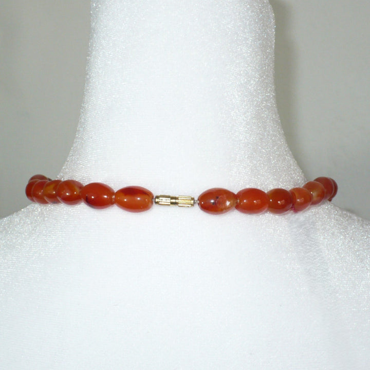 1980s Vintage Gemstone Carnelian Classic Beaded Choker Necklace.