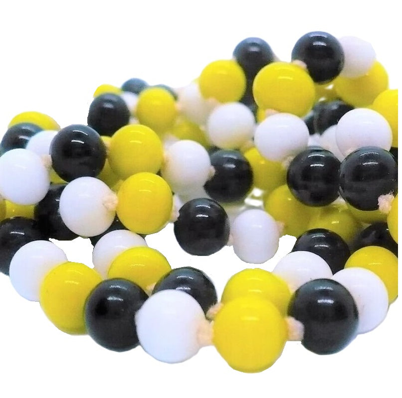 Enlarged image of the necklace beads.