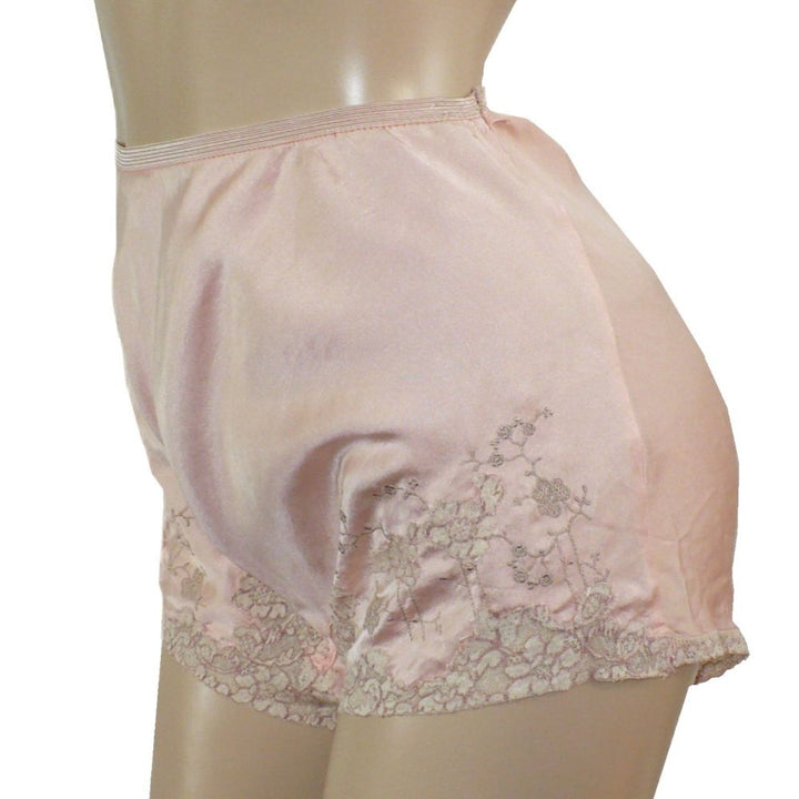 1930s Vintage Purty Peach Satin Tap Pant Panties, Lace.