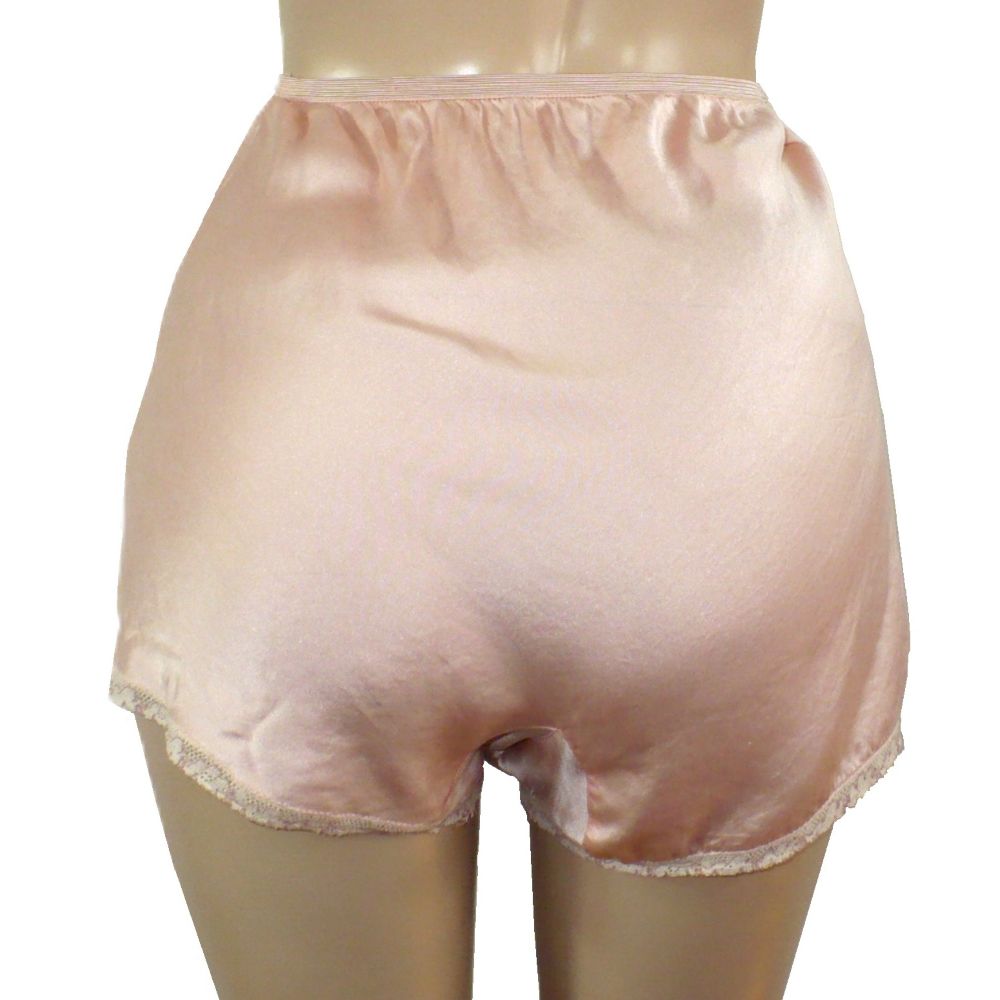 1930s Vintage Purty Peach Satin Tap Pant Panties, Lace.