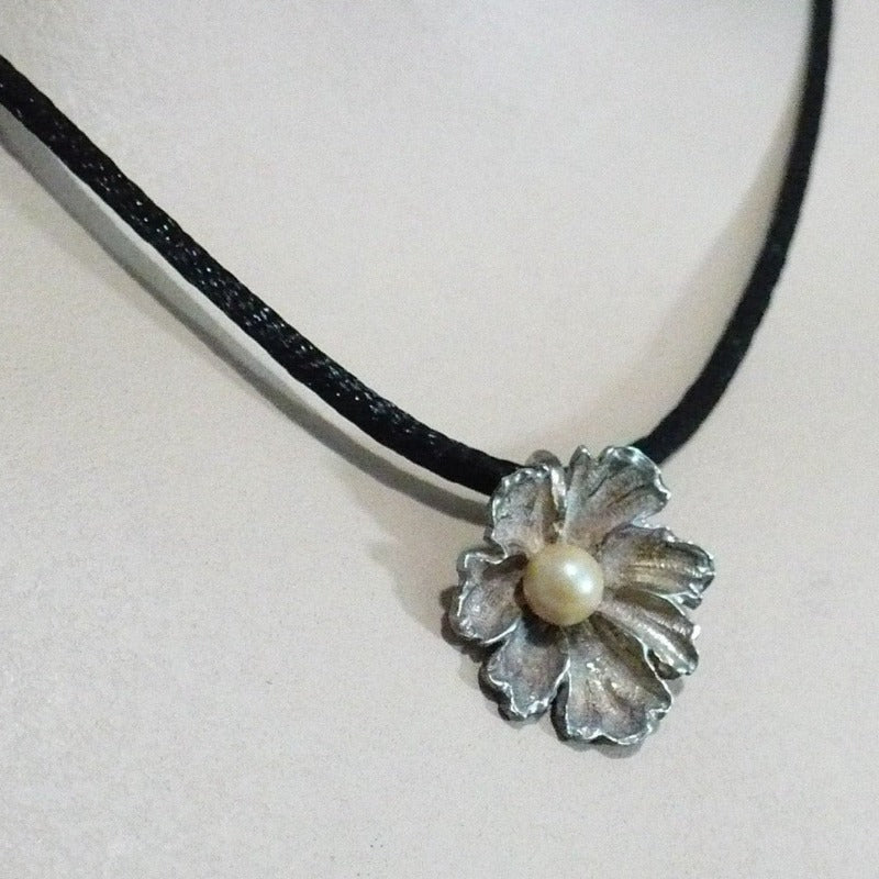 1960s Silver Flower Pearl Pendant