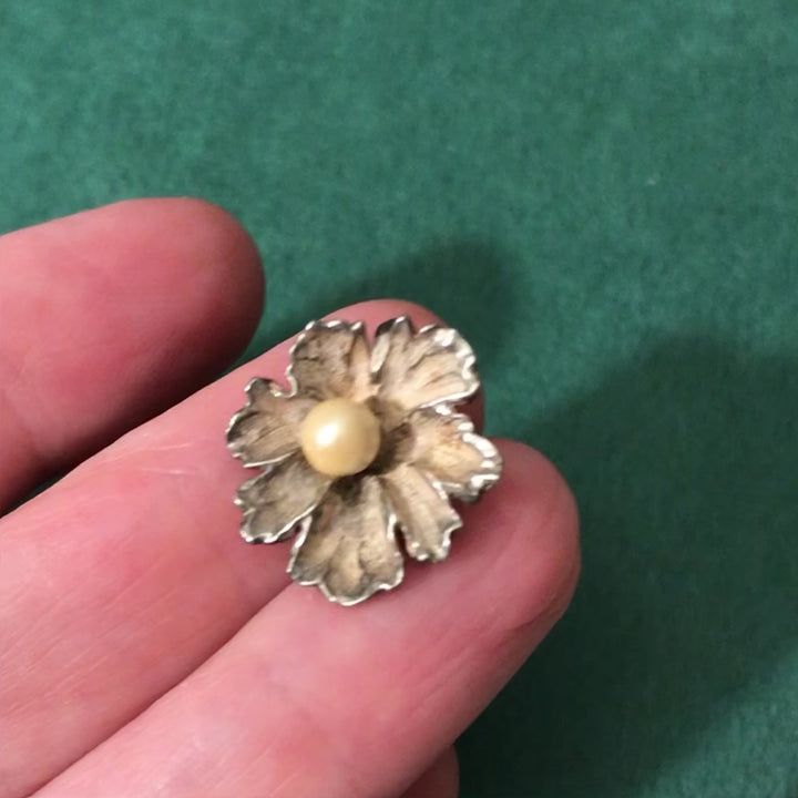 1960s Silver Flower Pearl Pendant